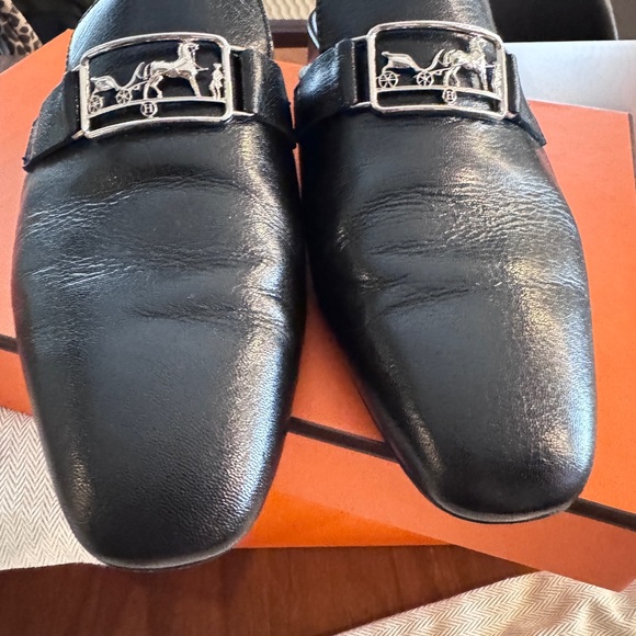 Hermes Black Leather Mules, IT 38 - Rare Equestrian Buckle - Picture 9 of 13